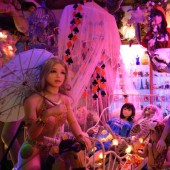 Người đàn ông biến nhà riêng thành bảo tàng "búp bê tình yêu"